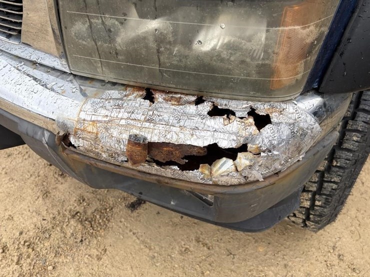 2005-gmc-regency-badlander-truck-image-3