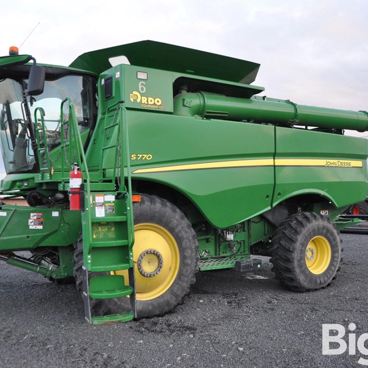 JOHN DEERE S770