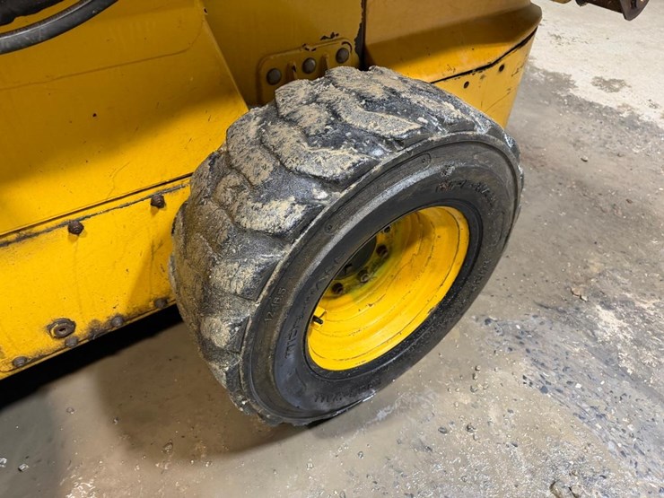 john-deere-260-image-13