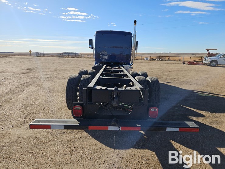 peterbilt-579-image-6