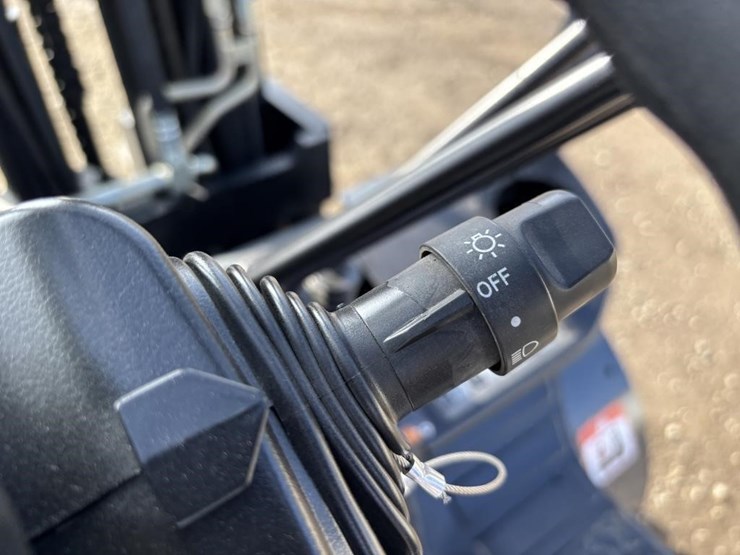 2020-toyota-8fg35u-image-23