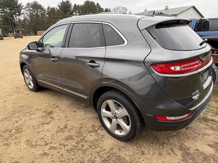 2017-lincoln-mkc-suv-image-6