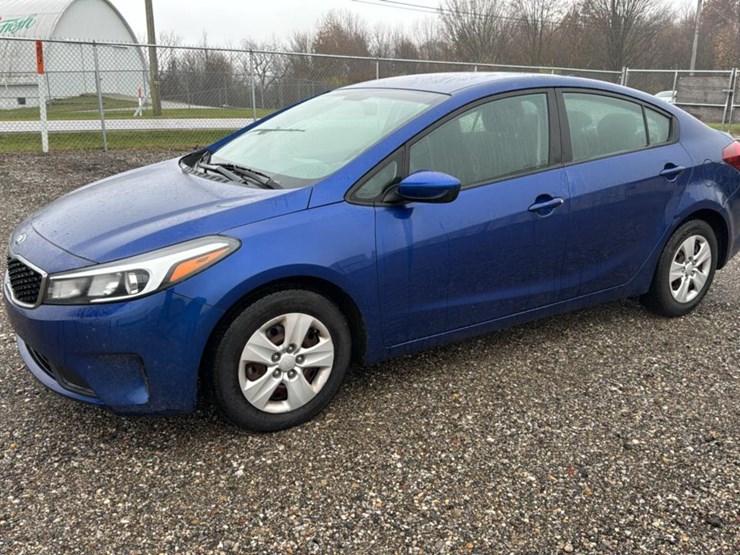 #2051-•-2017-kia-forte*-image-1