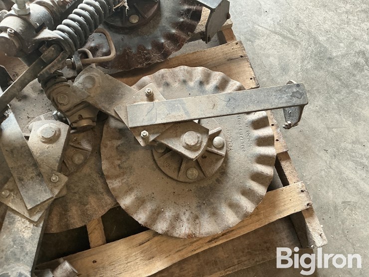 yetter-fertilizer-opening-disks-image-10