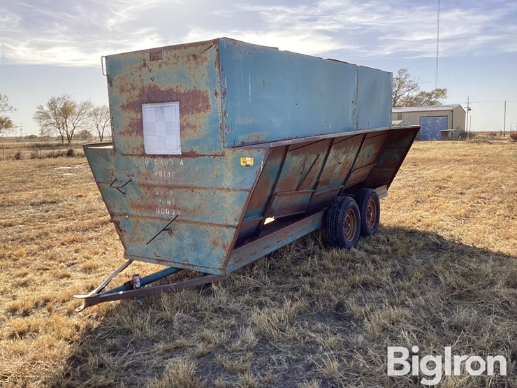 oklahoma-pride-325-bu-t/a-feeder-wagon-image-1