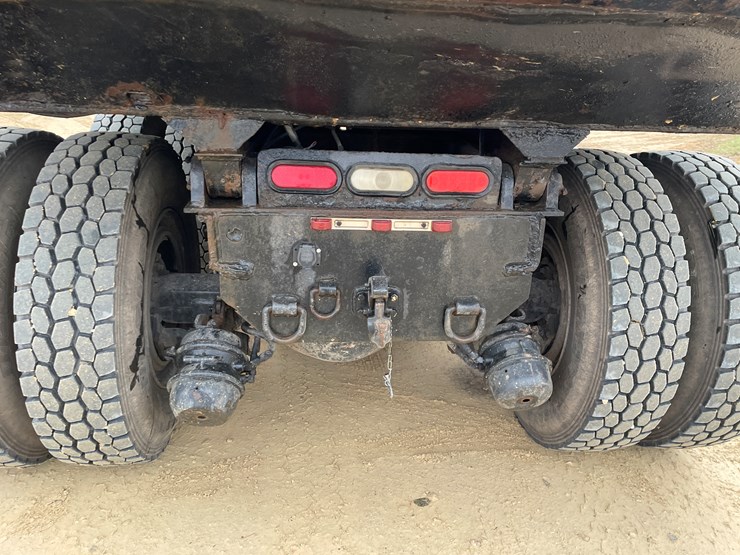 peterbilt-357-image-22