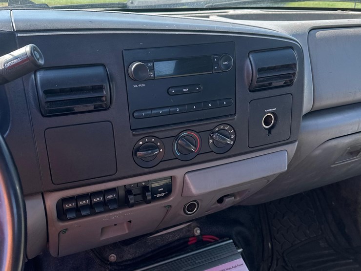 2006-ford-f350-xl-image-12