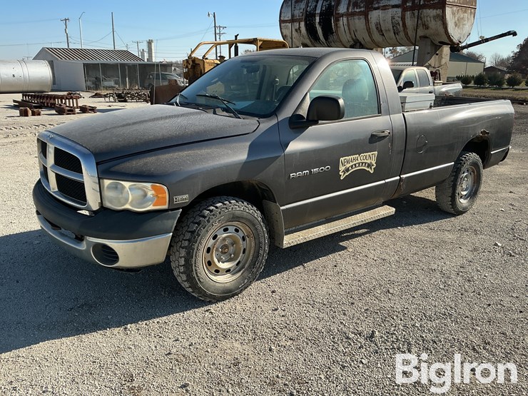 2004-dodge-1500-image-1