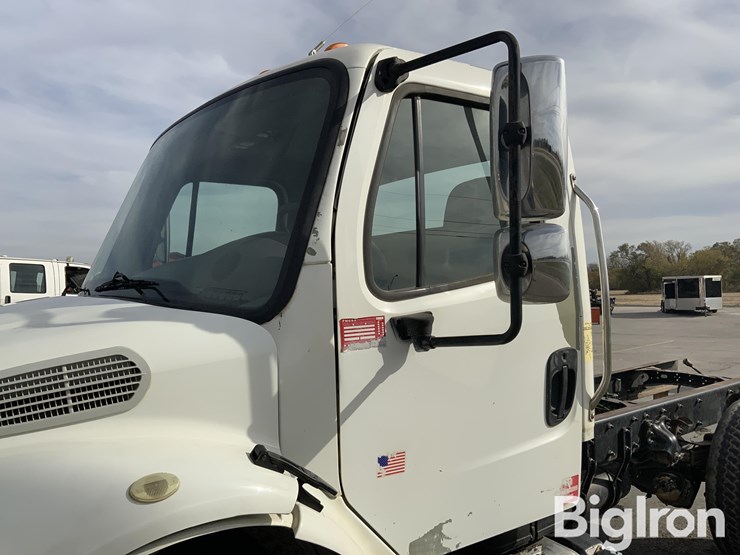 freightliner-m2-106-image-19