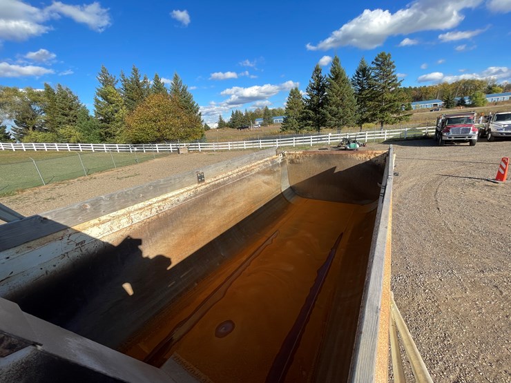 #1105-•-2005-international-5500i-6x4-dump-truck-(has-mn-title)-image-36