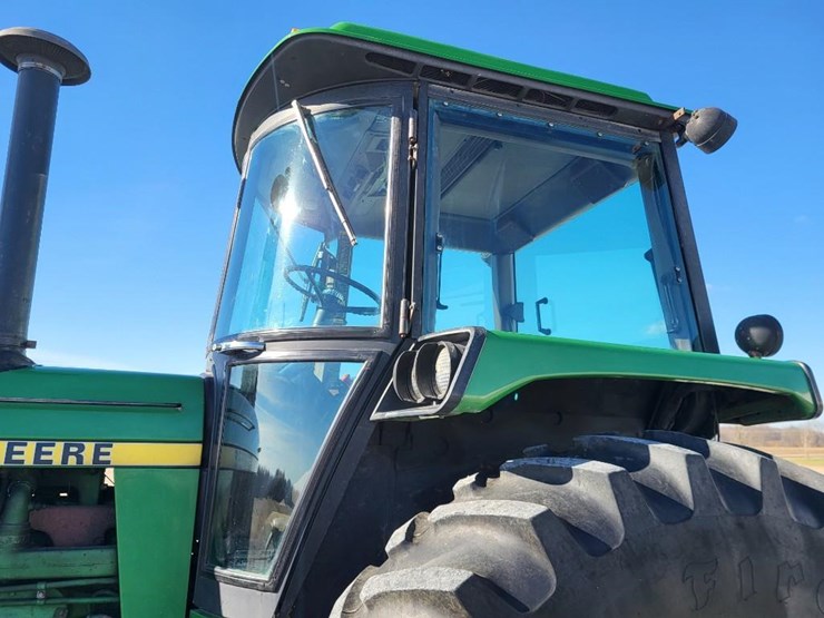 john-deere-4450-image-22