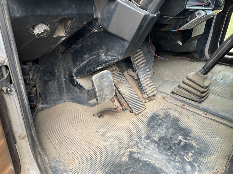 peterbilt-357-image-60