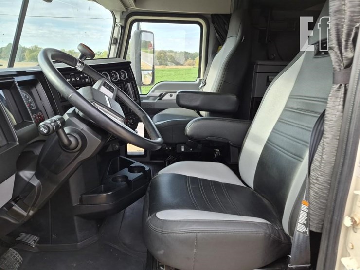 2024-mack-anthem-64t-image-16