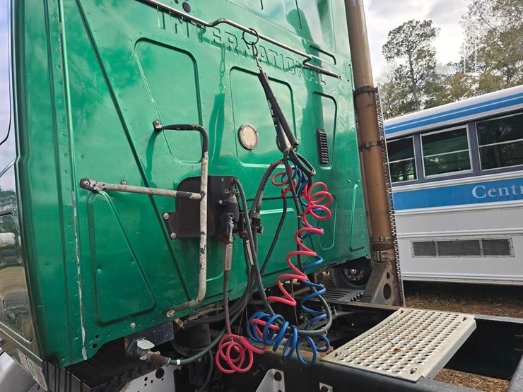 2013-international-prostar-image-12