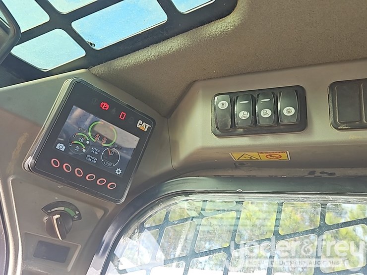 2017-caterpillar-299d2-image-31