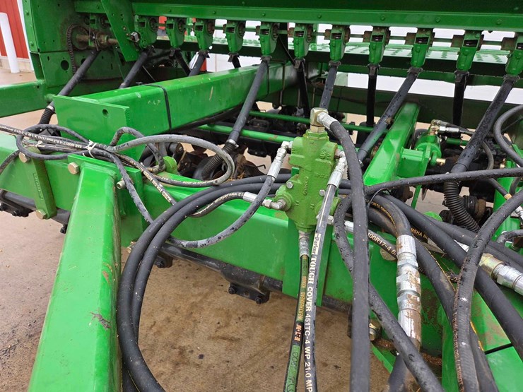 john-deere-1590-image-29