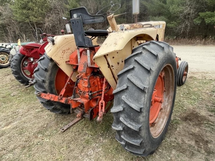 case-730-comfort-king-tractor-image-5