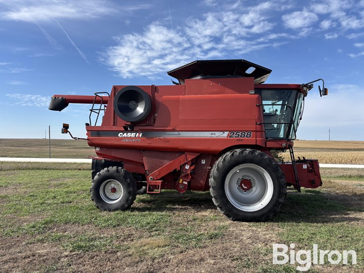 case-ih-2588-image-4