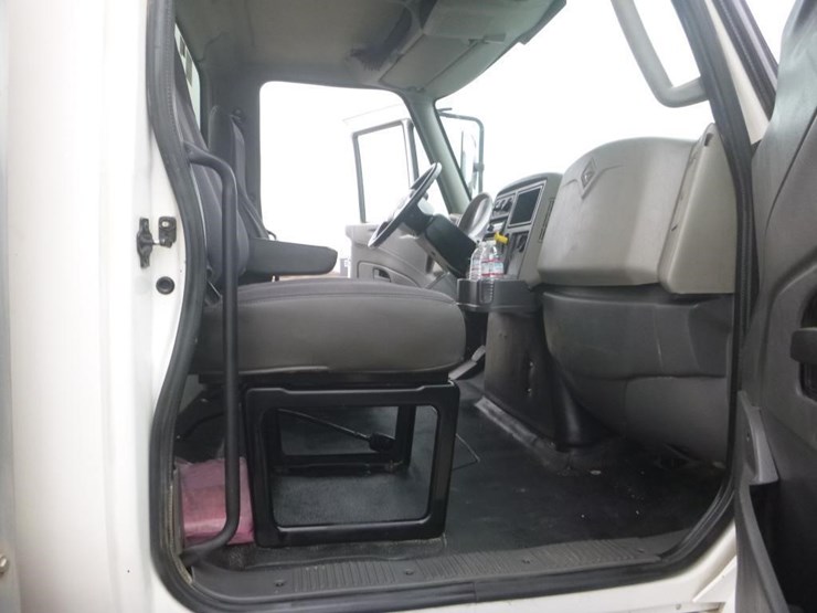 2013-international-durastar-4400-image-19