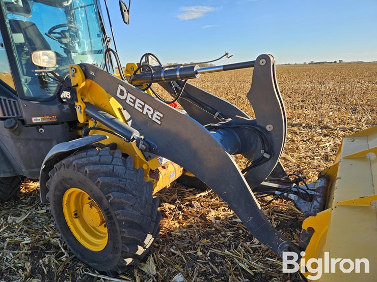 deere-324l-image-9