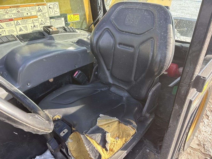 2019-caterpillar-255-image-15