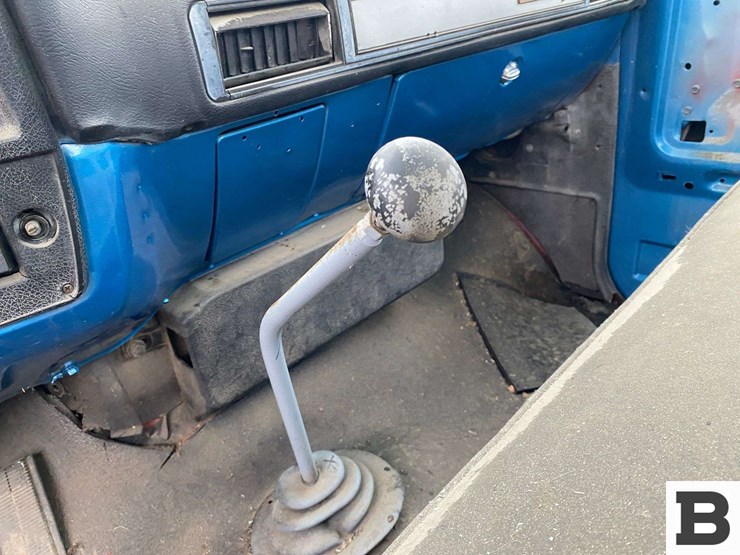 chevrolet-cheyenne-truck---caution-image-28