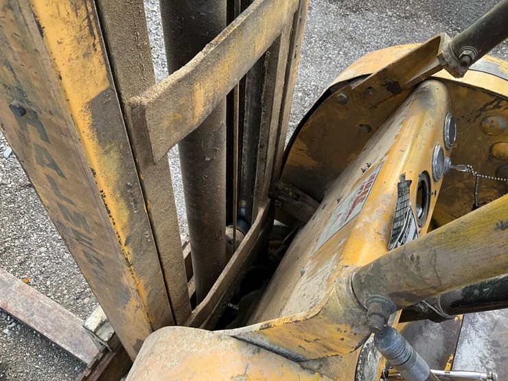 #1351-•-allis-chalmers-forklift-image-14