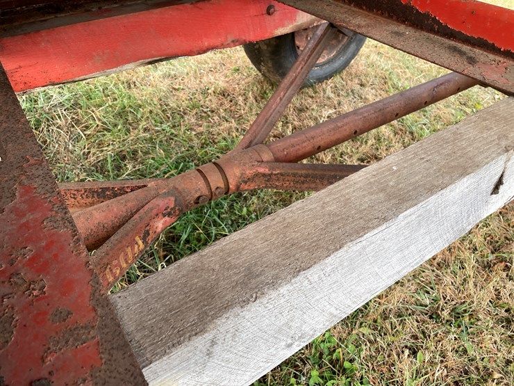 #205-•-j&m-gravity-box-on-running-gear-(boyceville,-wi)-image-21