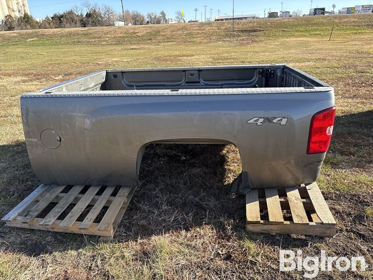 chevrolet-8'-pickup-box-image-8