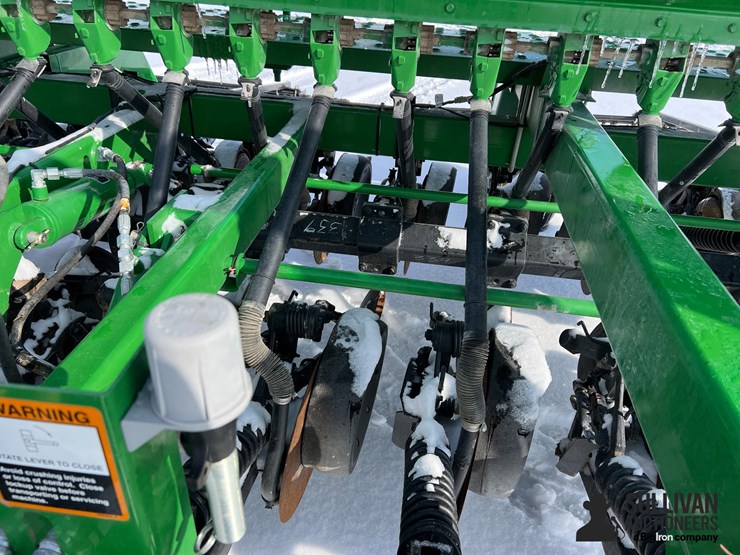 john-deere-1590-image-17