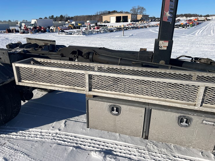 #1160-•-2008-peterbilt-pb335-hook-truck-(has-mn-title)-image-21