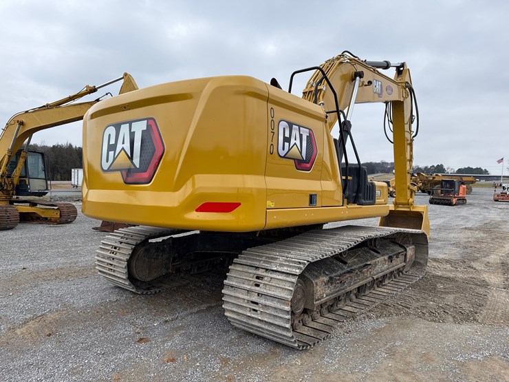 caterpillar-330-image-4
