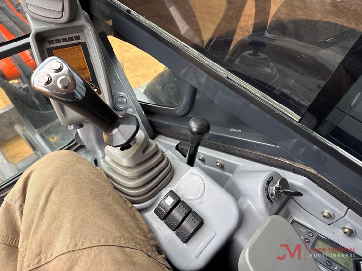 hitachi-zx55u-5a-image-22