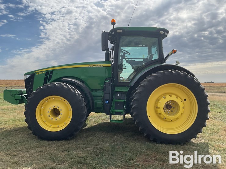 john-deere-8345r-image-8