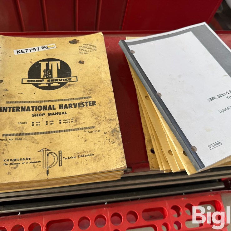 I&T Shop Service International Parts Book