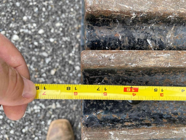 caterpillar-307.5-image-51