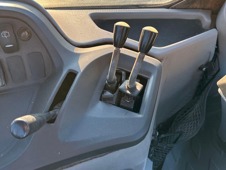 volvo-bl70b-image-23