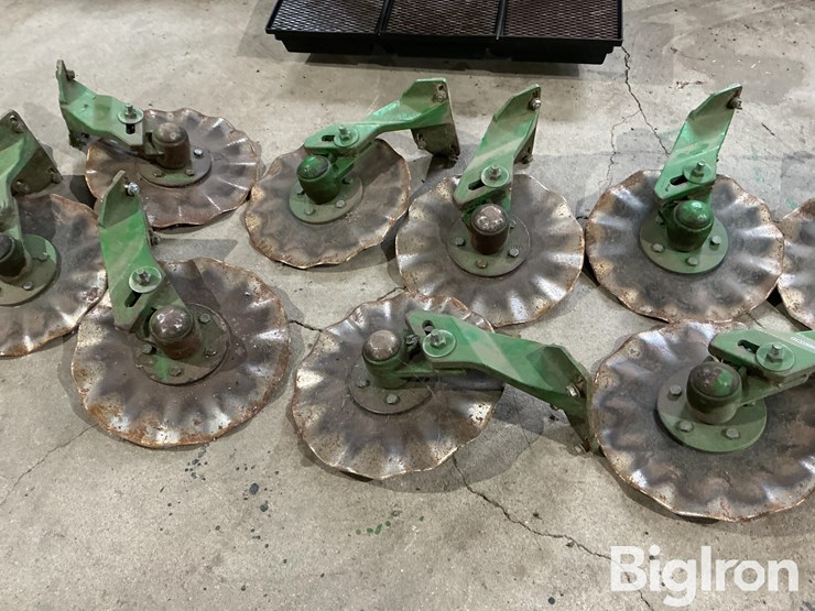 john-deere-row-openers-image-18