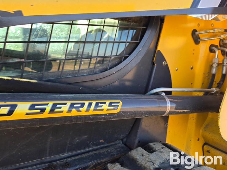 new-holland-c227-image-9