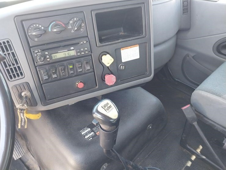 2006-international-8600-image-16