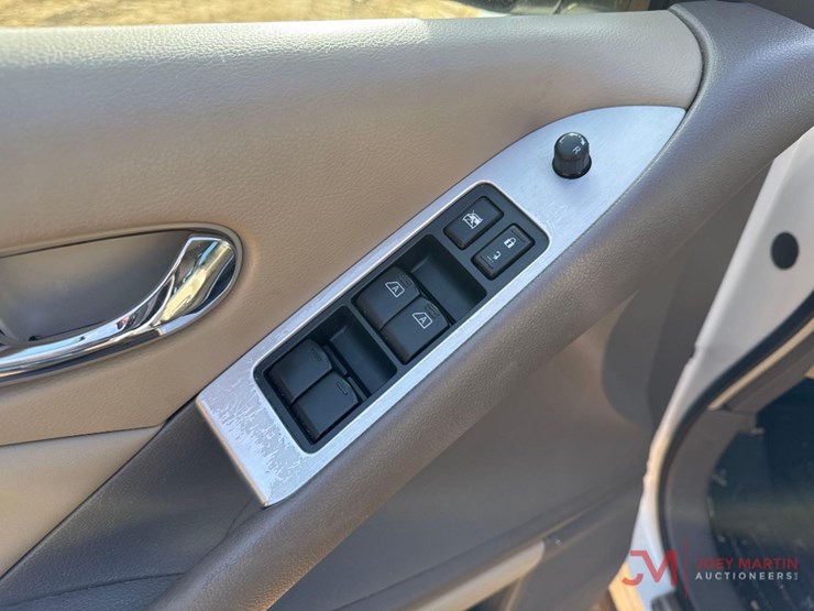 nissan-murano-sl-image-12