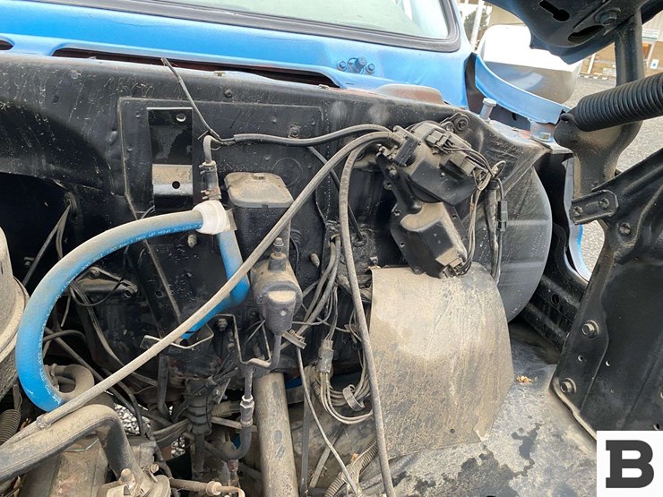 chevrolet-cheyenne-truck---caution-image-33