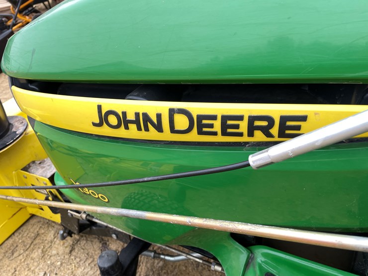 john-deere-x300-image-9