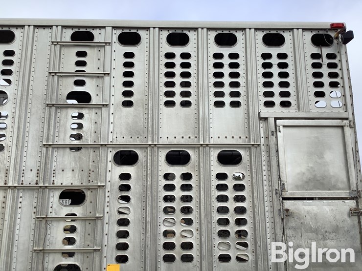 wilson-livestock-trailer-image-13