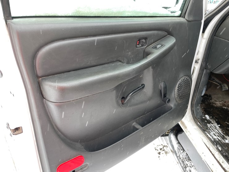 #1163-•-2003-chevrolet-service-truck-(has-mn-title)-image-25