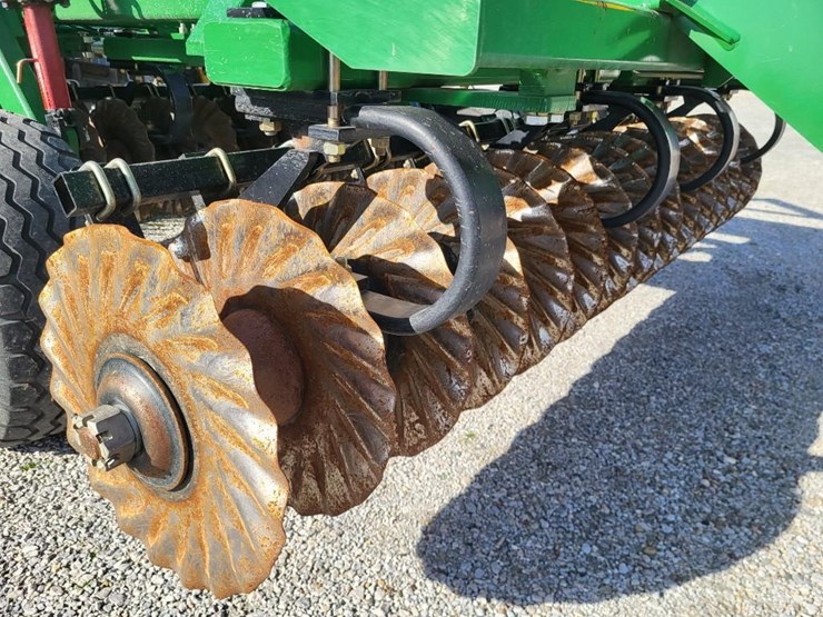 2022-great-plains-1000tm-image-35