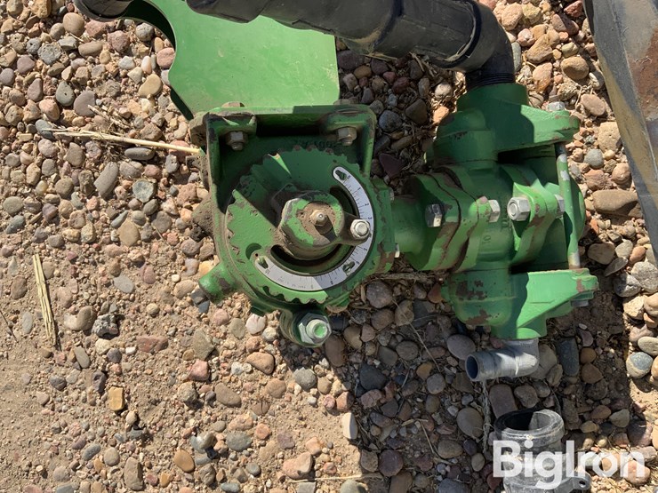 john-blue-16-row-fertilizer-pump-and-distributor-image-11