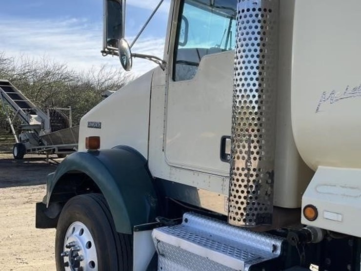 kenworth-t800-image-17