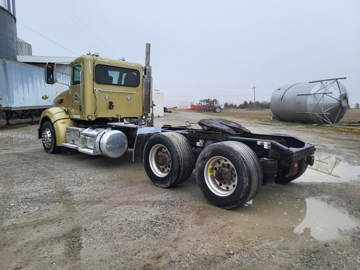 2012-peterbilt-386-image-3