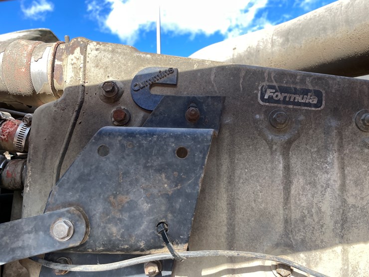 #1104-•-1989-international-truck-tractor-**should-be-trailered**-(has-mn-title)-image-19